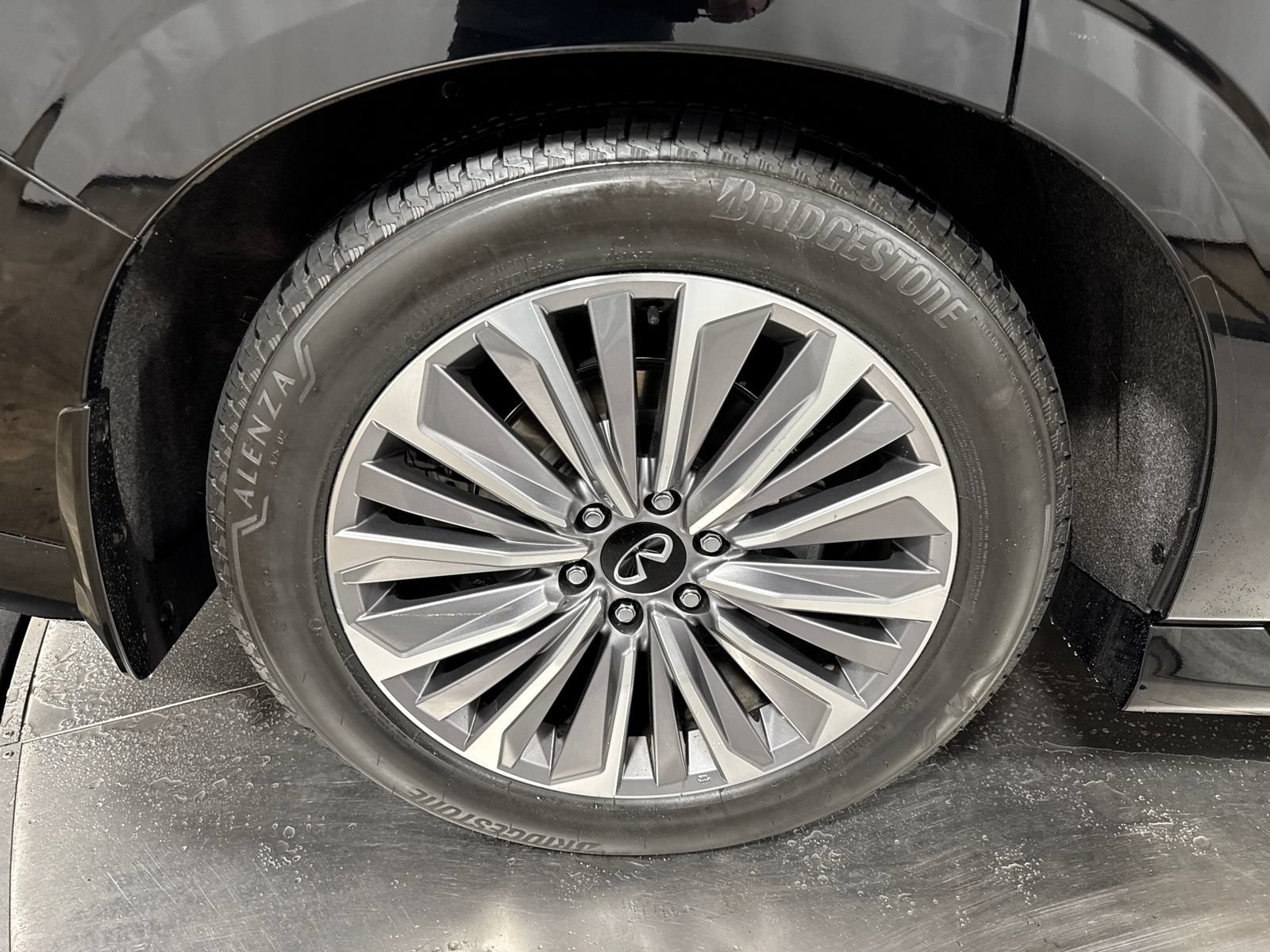Certified 2025 INFINITI QX80 Luxe AWD/4WD image 13