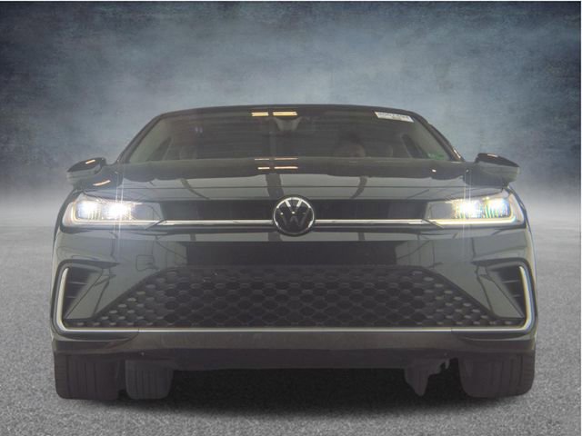 Used 2025 Volkswagen Jetta SE FWD image 3