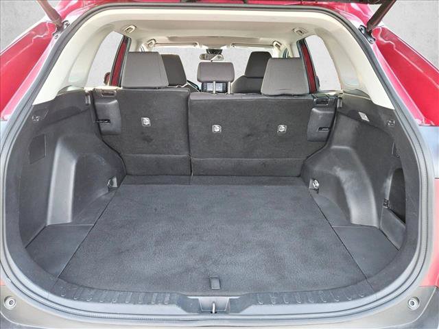 Used 2021 Toyota RAV4 XLE w/ Convenience Package FWD image 6