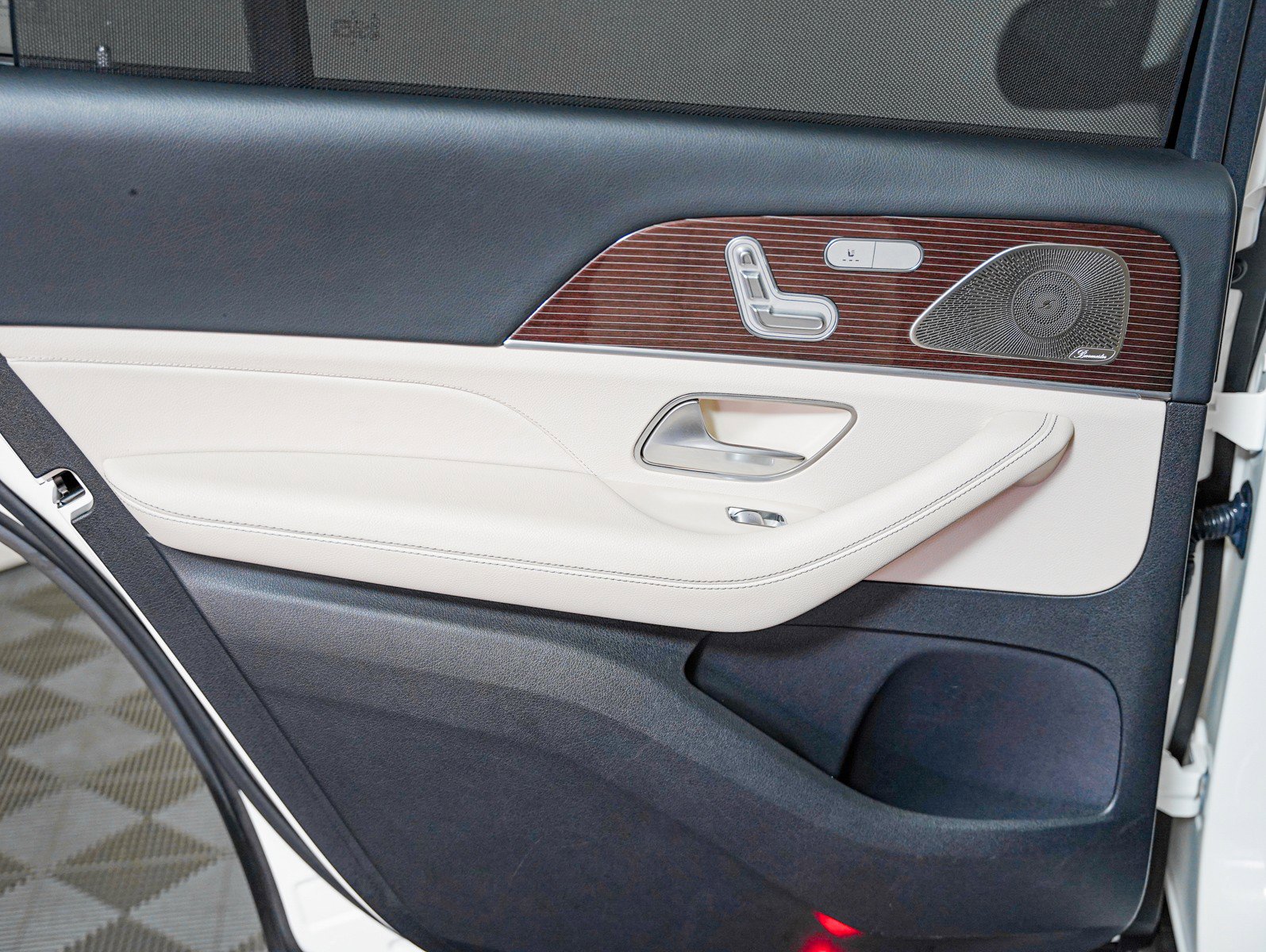 Certified 2022 Mercedes-Benz GLS 450 4MATIC image 22