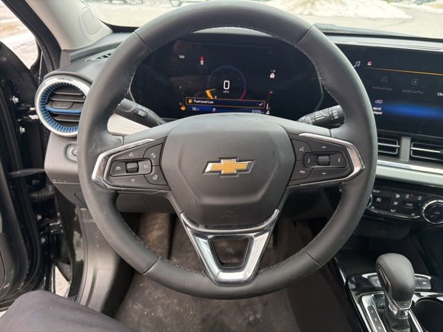 Used 2025 Chevrolet Trax LT w/ Driver Confidence Package image 16