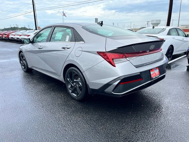 New 2026 Hyundai Elantra SEL Sport Premium FWD image 5