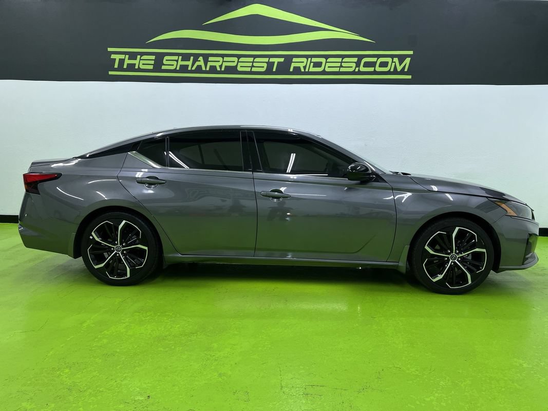 Used 2024 Nissan Altima 2.5 SR FWD image 11
