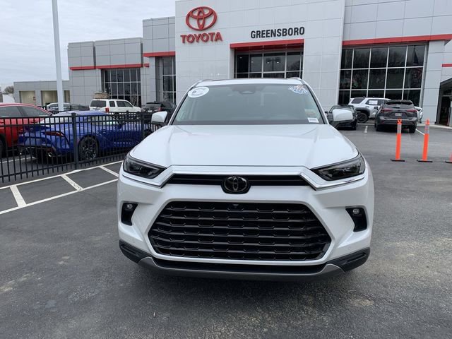 Used 2024 Toyota Grand Highlander Platinum image 3