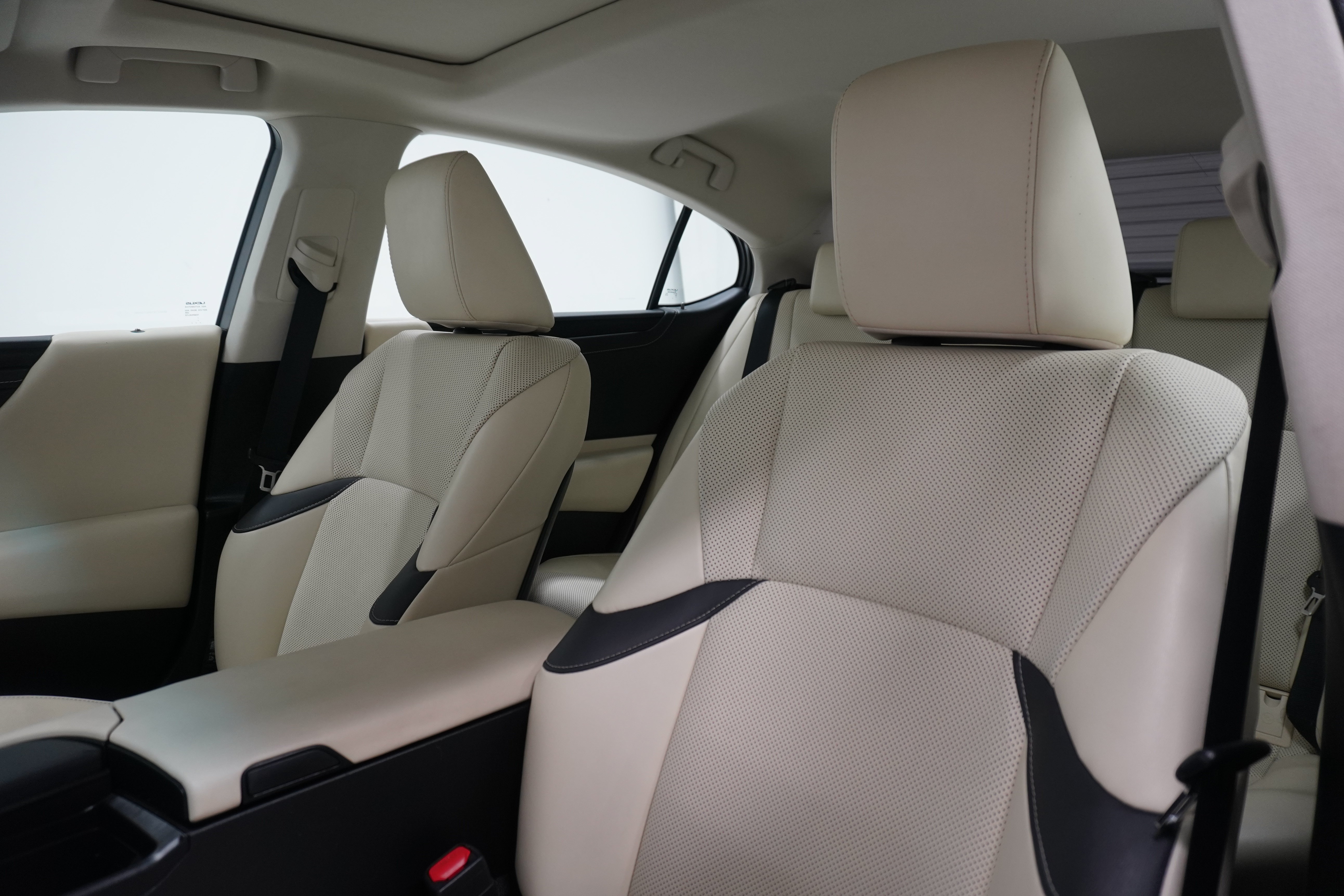 Used 2022 Lexus ES 350 w/ Premium Package FWD image 11