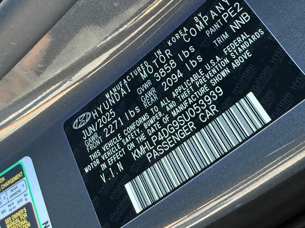 Used 2025 Hyundai Elantra Limited FWD image 24