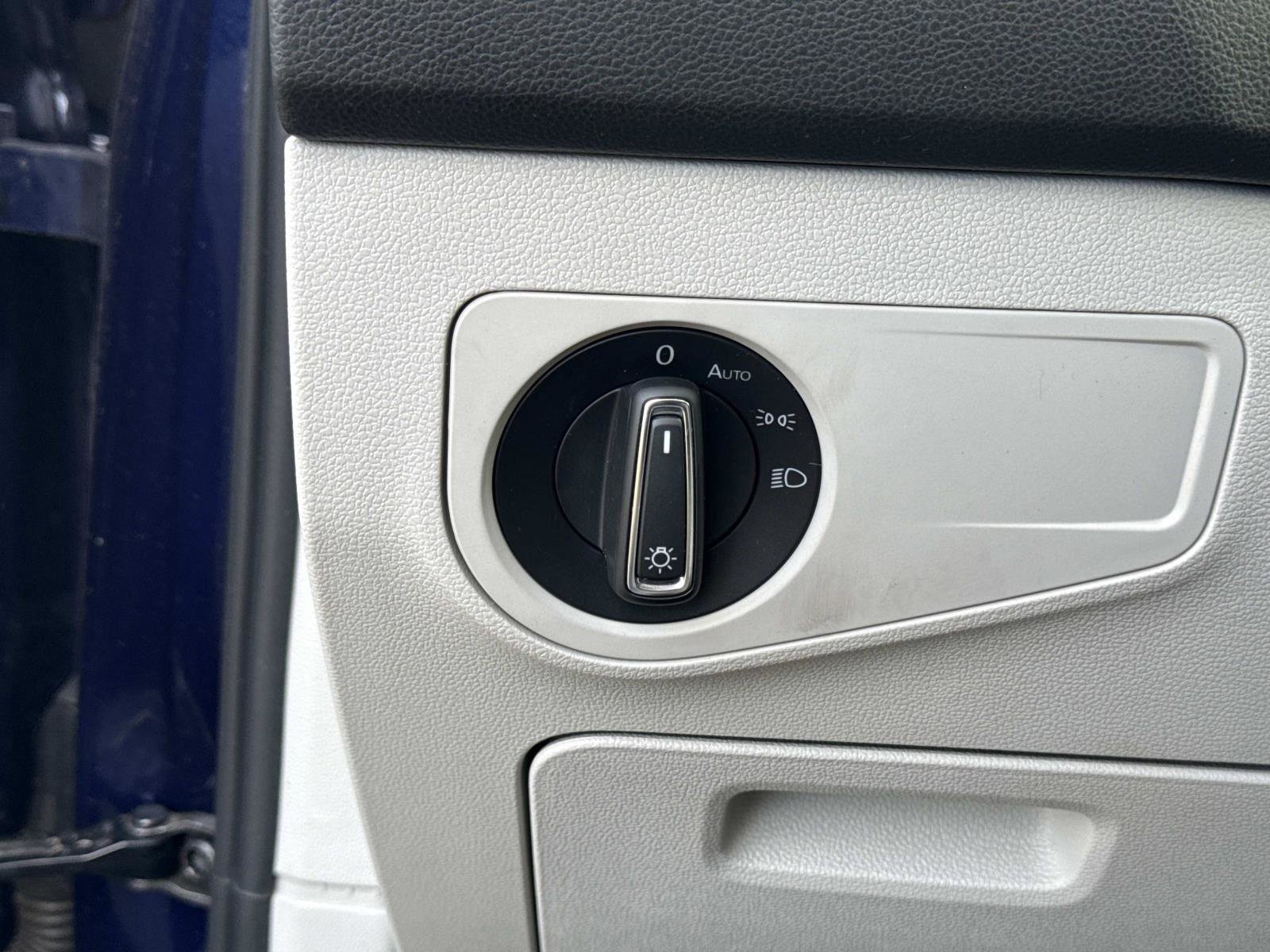 Certified 2022 Volkswagen Tiguan SE image 29