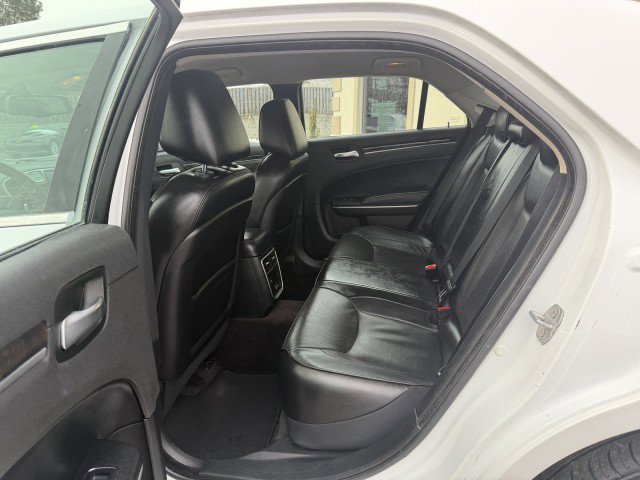 Used 2019 Chrysler 300 Limited image 8