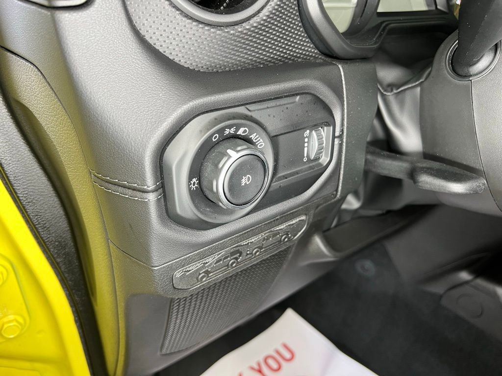 Used 2024 Jeep Wrangler Unlimited Rubicon w/ Technology Group image 14