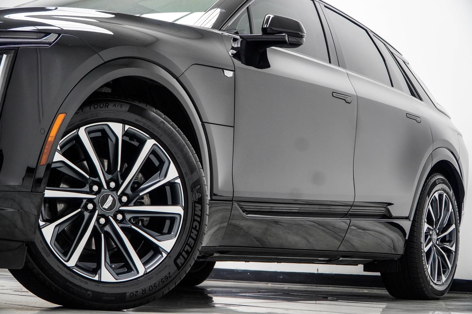 Used 2024 Cadillac Lyriq Sport RWD image 4