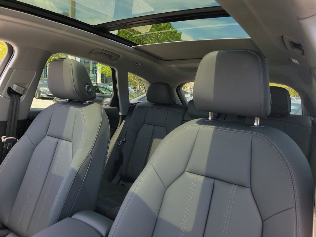 New 2025 Audi Q5 Premium Plus image 17