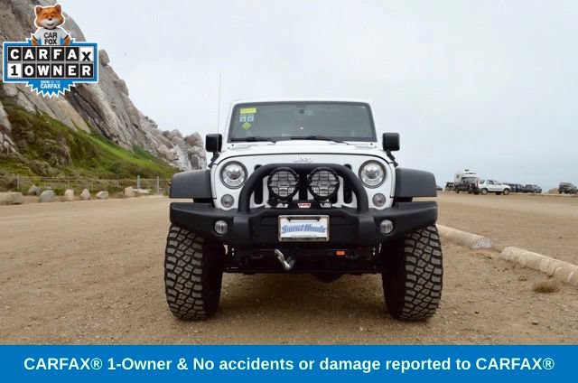 Used 2017 Jeep Wrangler Unlimited Rubicon w/ Connectivity Group AWD/4WD image 3
