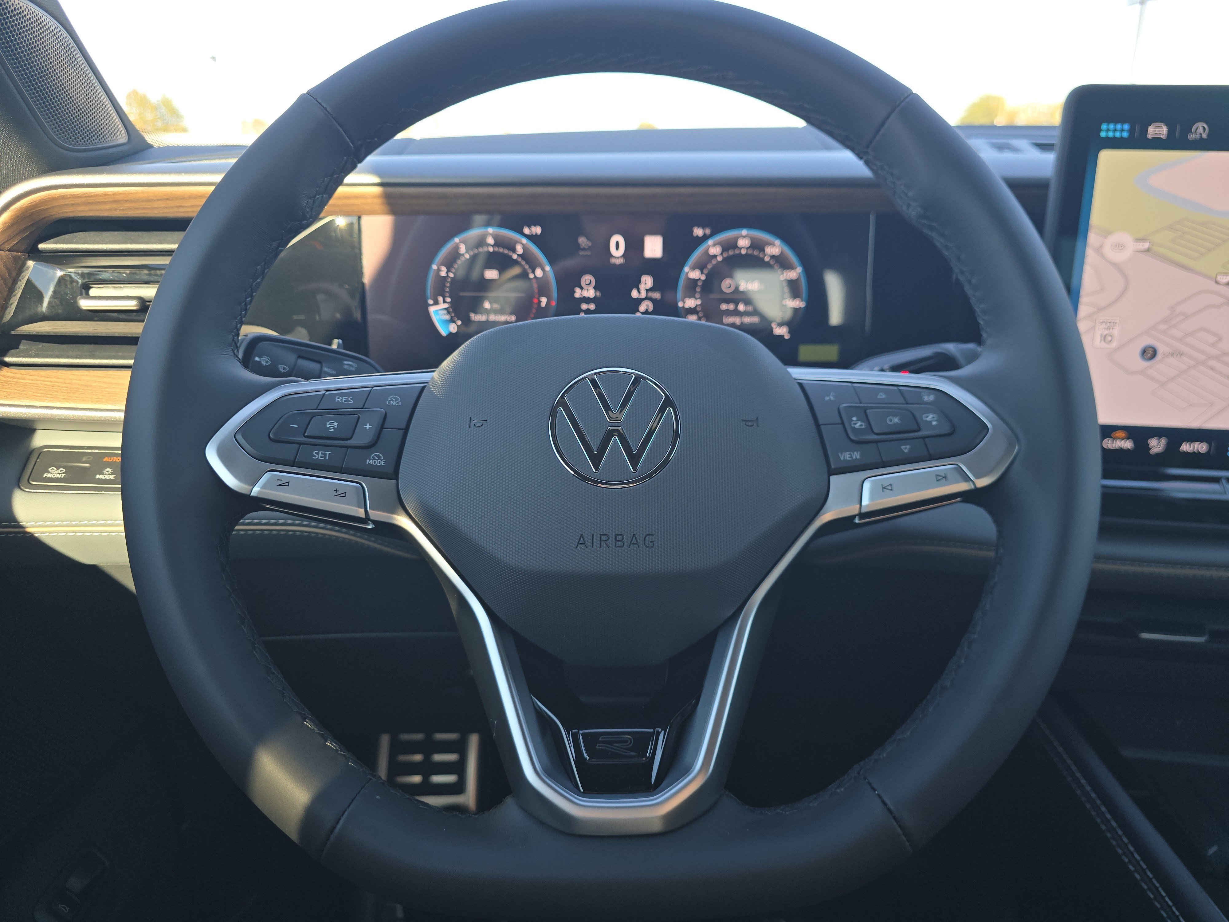 New 2027 Volkswagen Atlas SEL R-Line AWD/4WD image 24