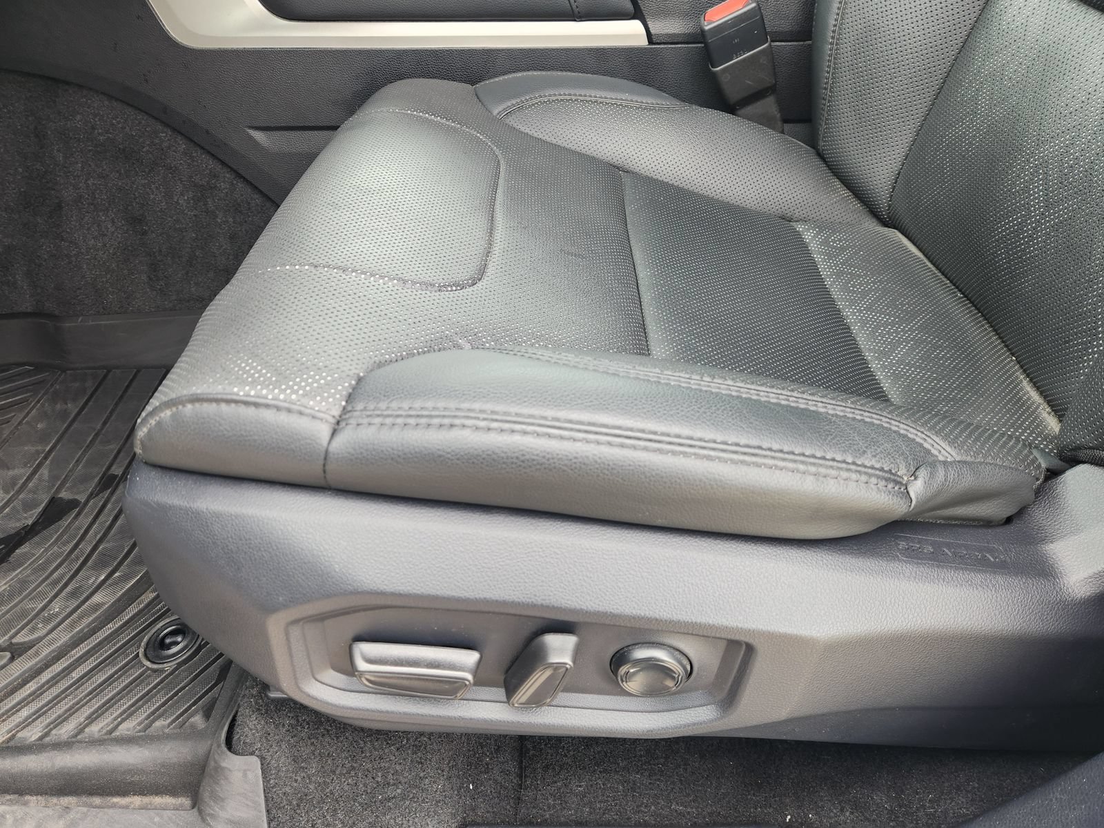 Used 2024 Toyota Tundra Limited AWD/4WD image 29