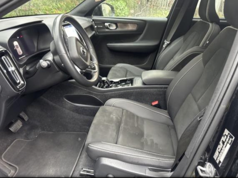 Used 2023 Volvo C40 P8 Recharge Ultimate AWD/4WD image 2