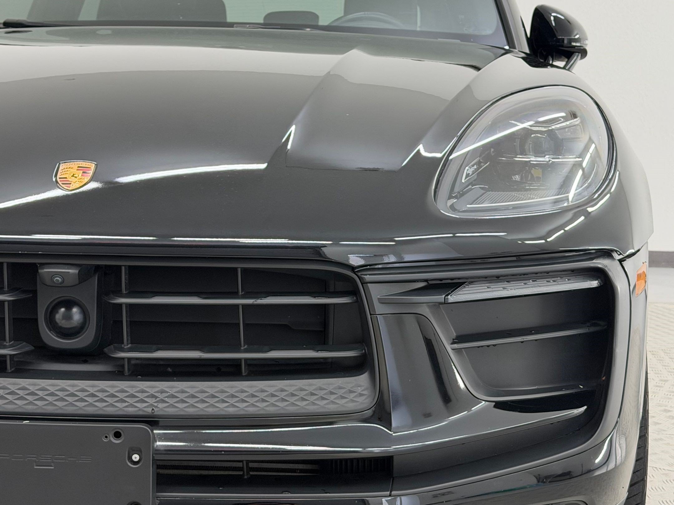 Used 2024 Porsche Macan AWD/4WD image 12
