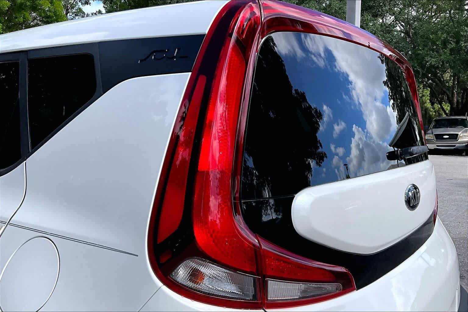 Used 2020 Kia Soul LX FWD image 28