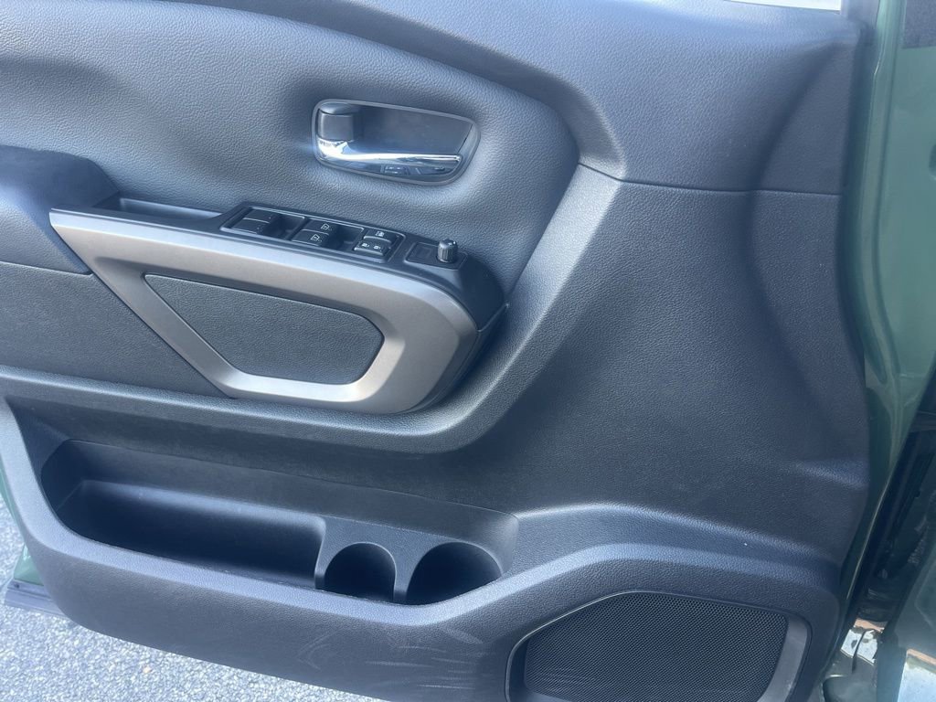 Used 2024 Nissan Titan SV w/ SV Bronze Edition Package RWD image 7