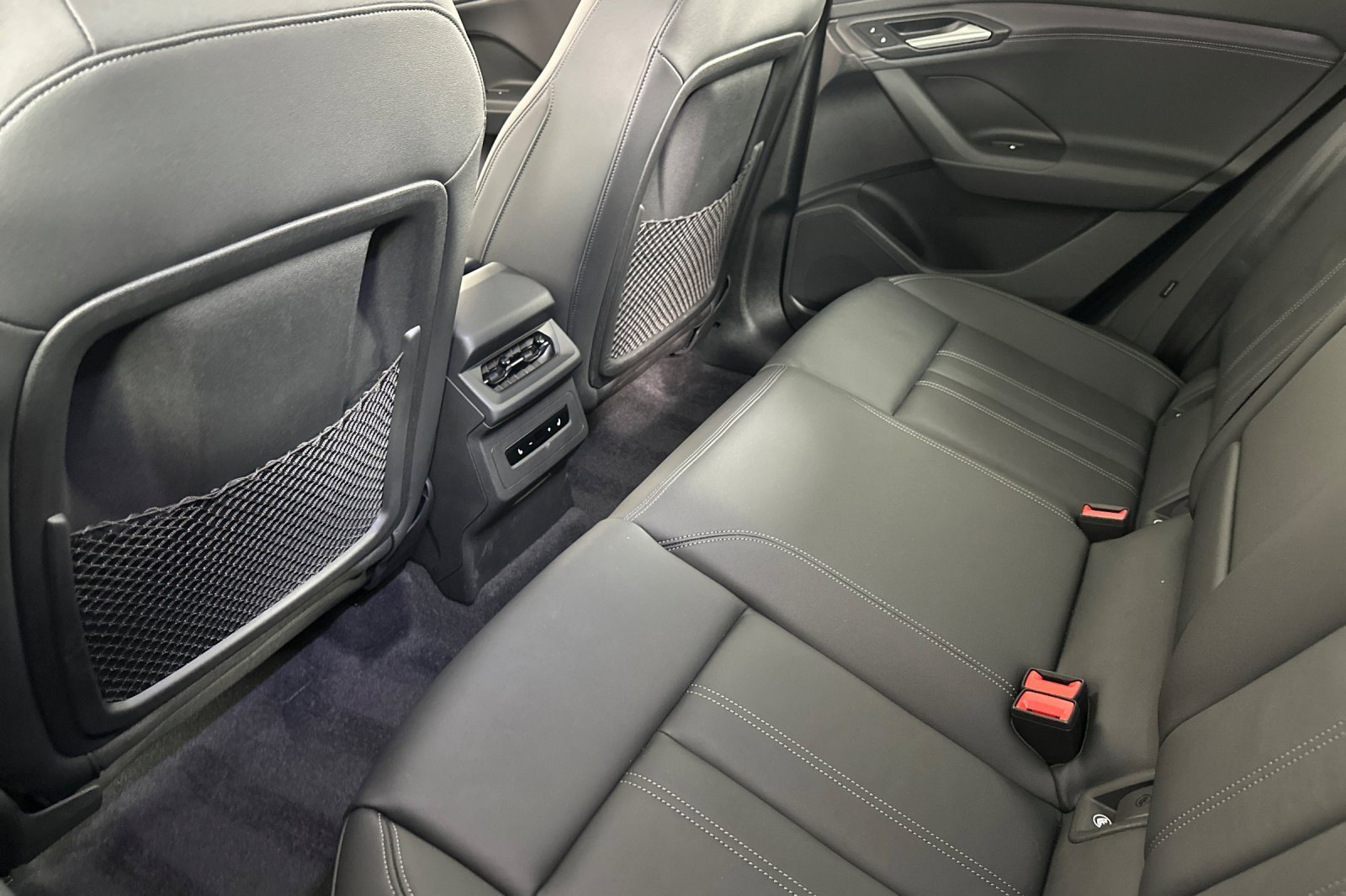 Used 2025 Audi Q6 e-tron Premium w/ Convenience Package image 11