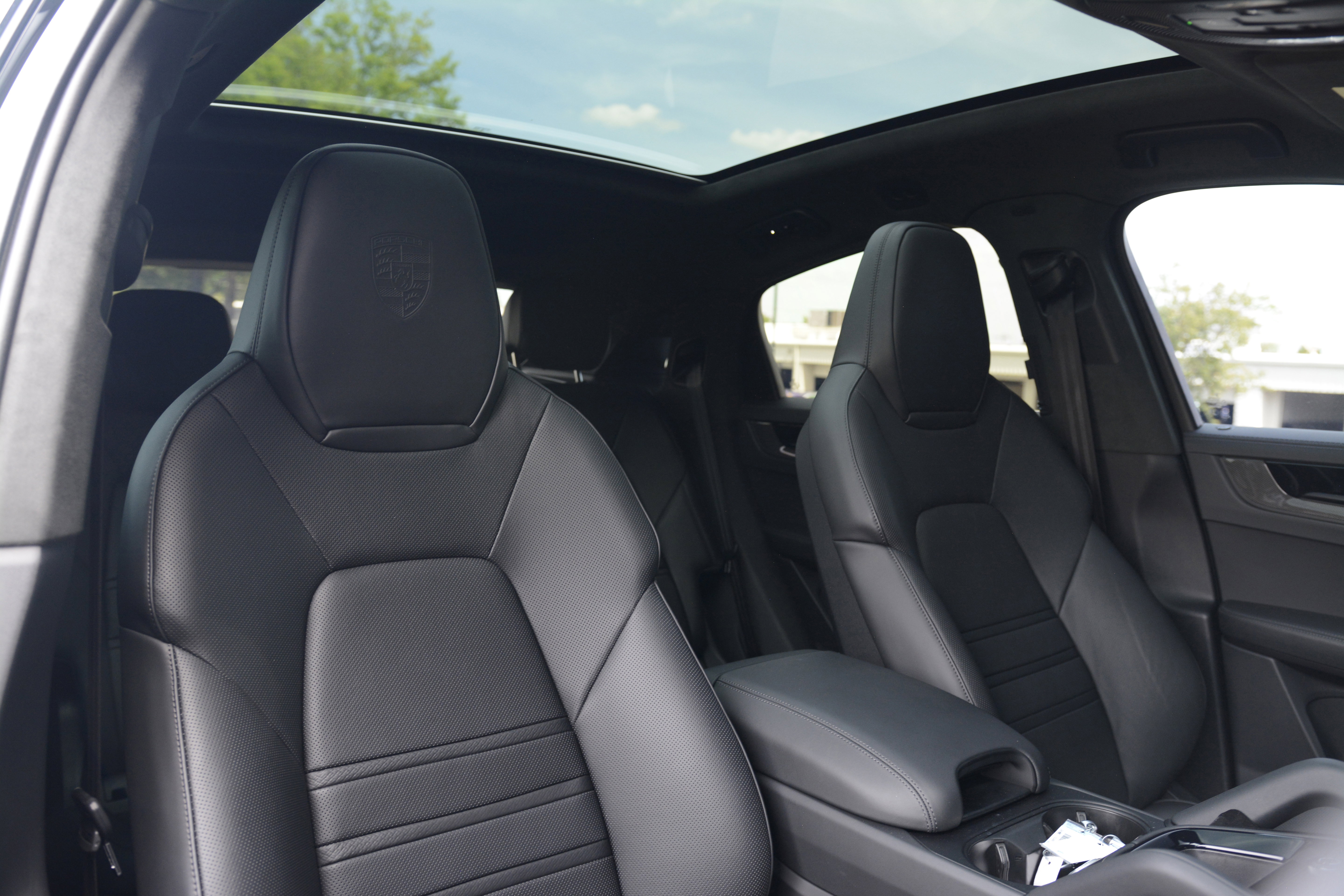 Used 2026 Porsche Cayenne GTS AWD/4WD image 33