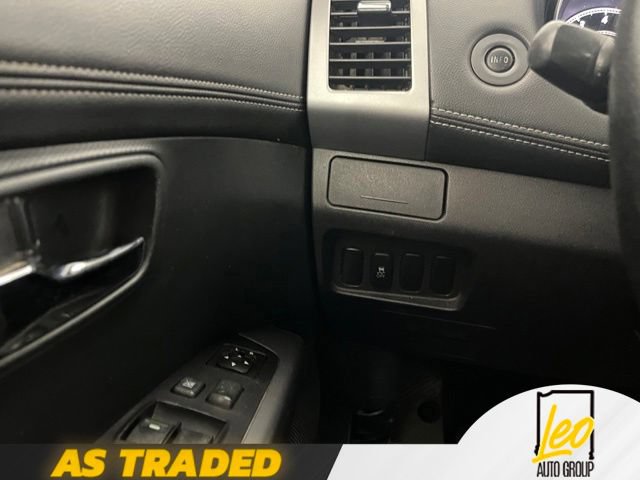 Used 2012 Mitsubishi Outlander SE AWD/4WD image 24