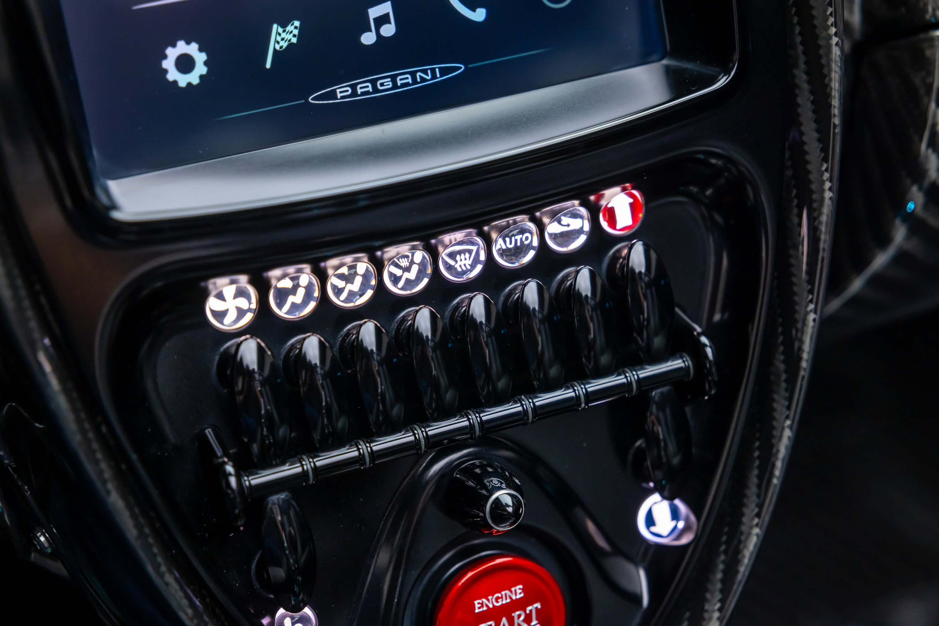 Used 2020 Pagani Huayra image 27