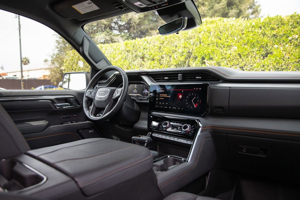 Used 2024 GMC Sierra 1500 AT4 w/ Technology Package AWD/4WD image 18