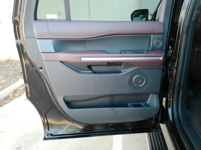 Used 2024 Ford Expedition Max Limited image 19