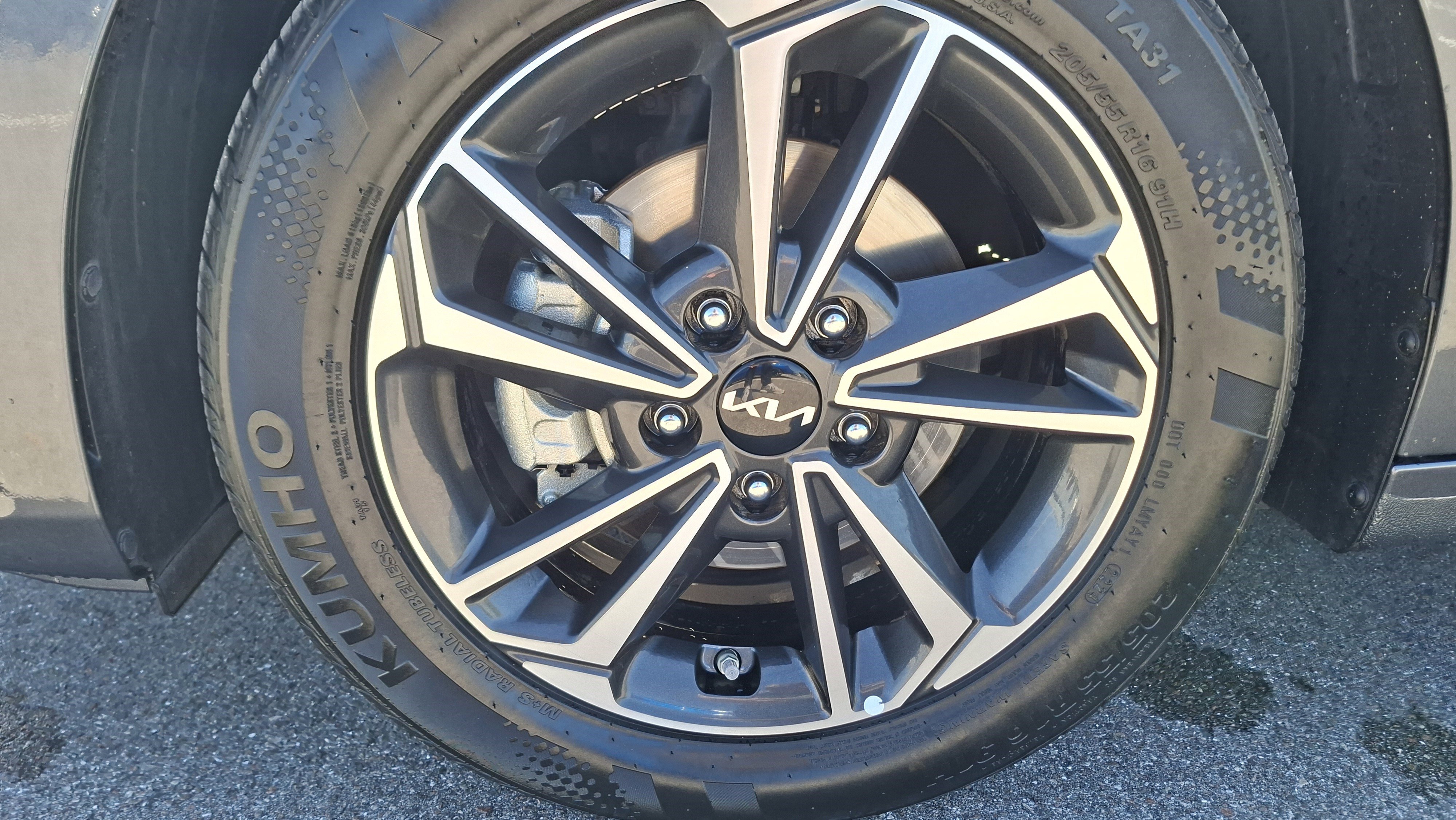 Used 2024 Kia Forte LXS image 24