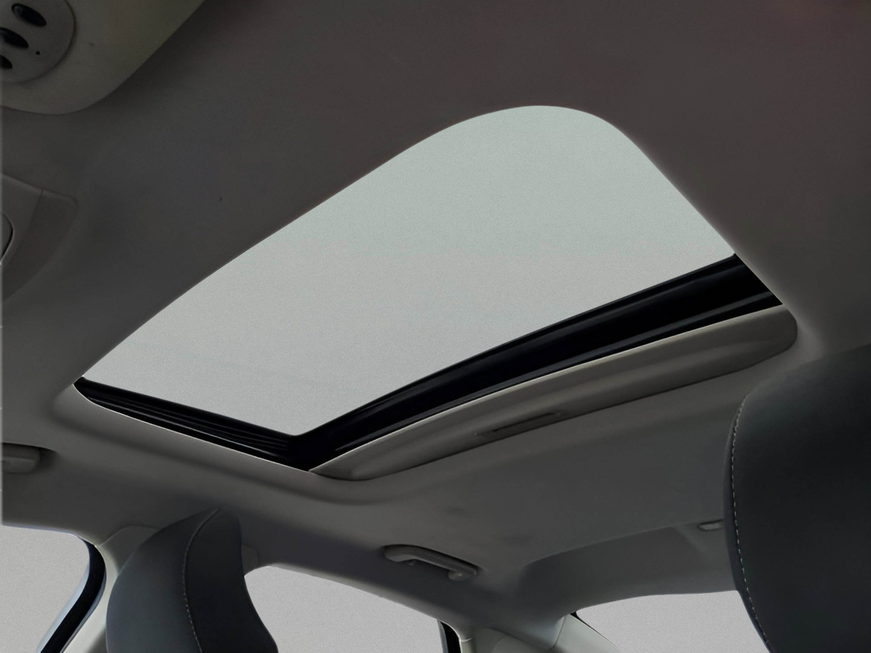 Used 2018 Ford Fusion SE w/ Fusion SE Technology Package FWD image 26