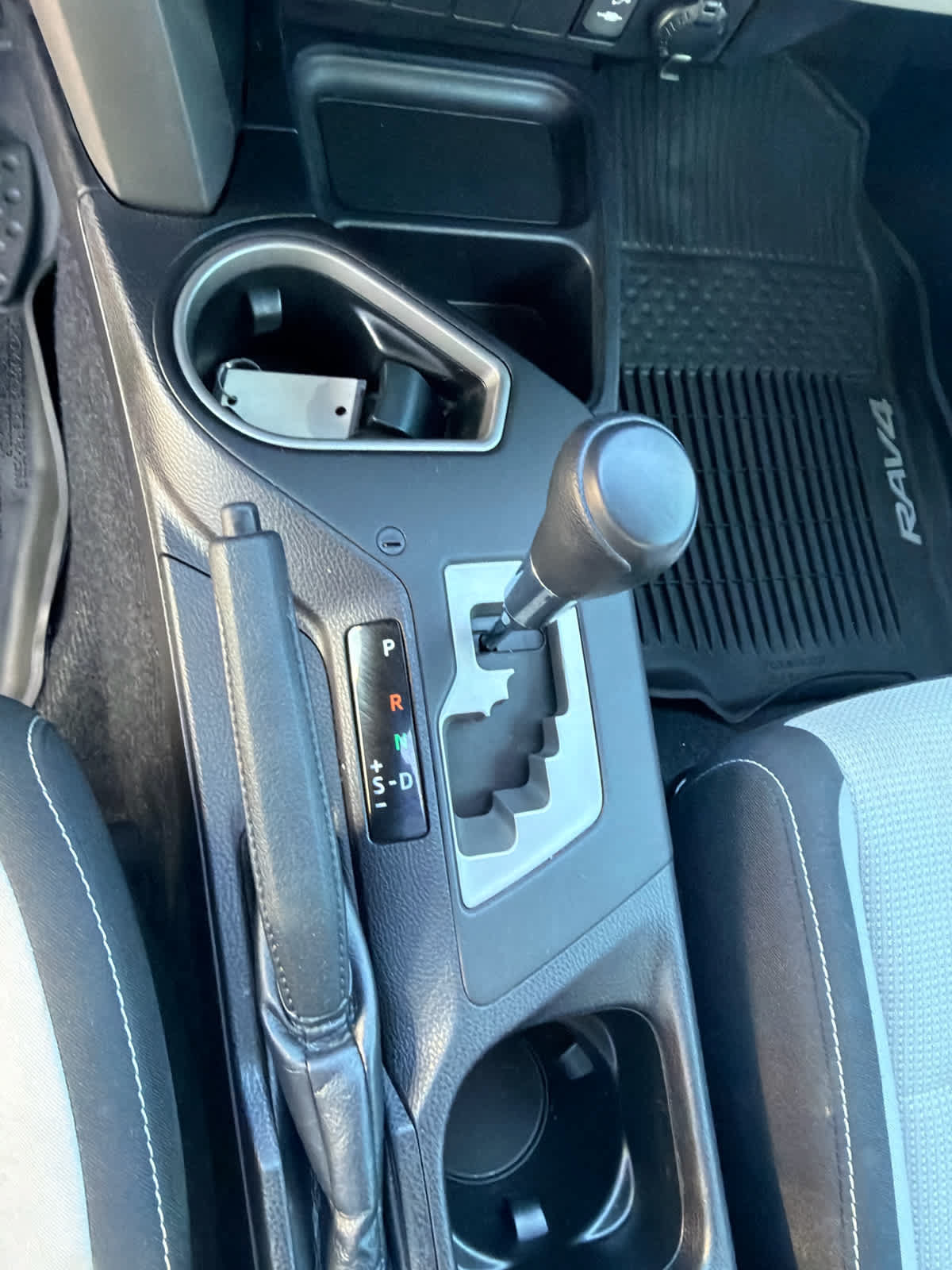 Used 2018 Toyota RAV4 XLE w/ Plus Extra Value Package AWD/4WD image 20