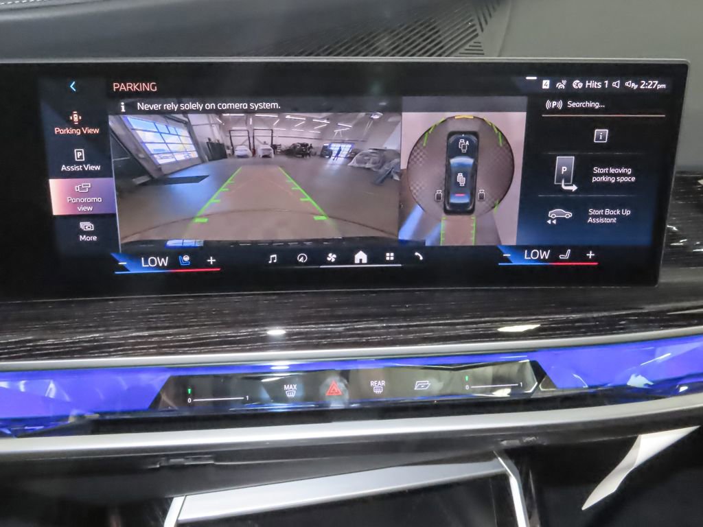 New 2025 BMW 750e xDrive image 19