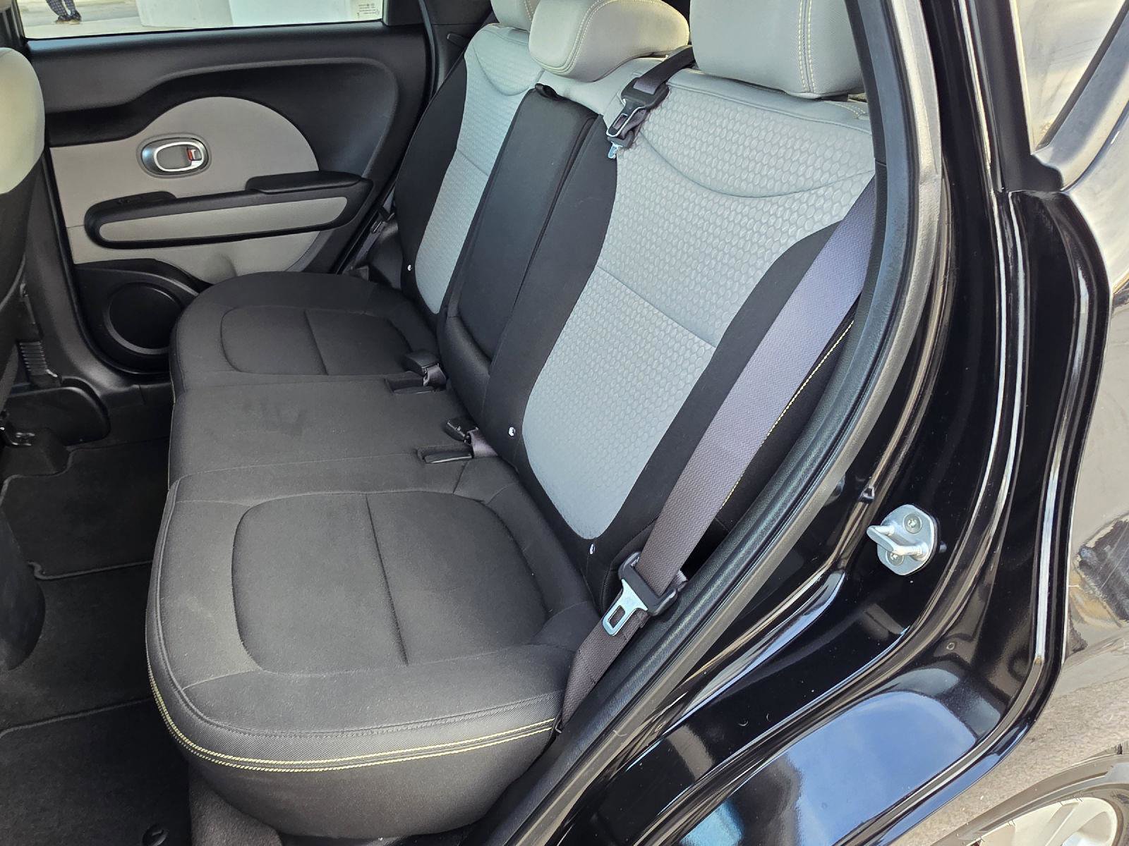 Used 2014 Kia Soul + image 29