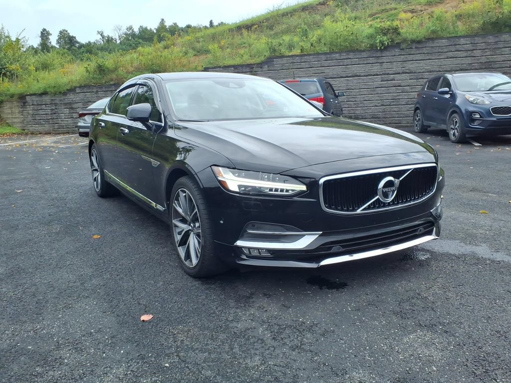 Used 2018 Volvo S90 T5 Momentum w/ Convenience Package AWD/4WD image 3