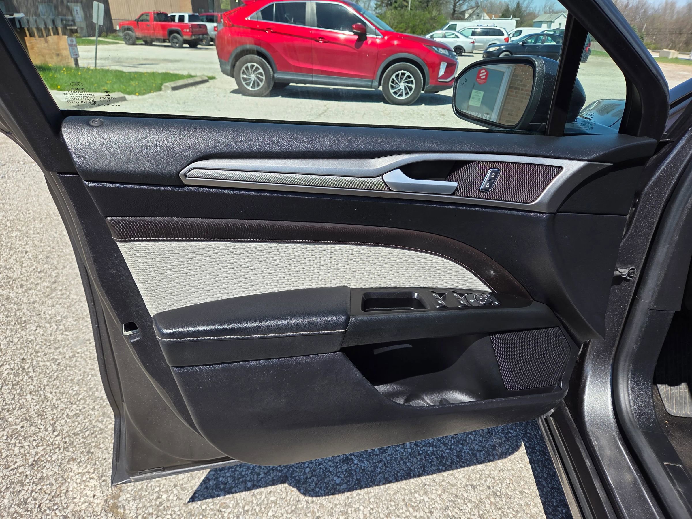Used 2019 Ford Fusion SE w/ Equipment Group 151A image 11