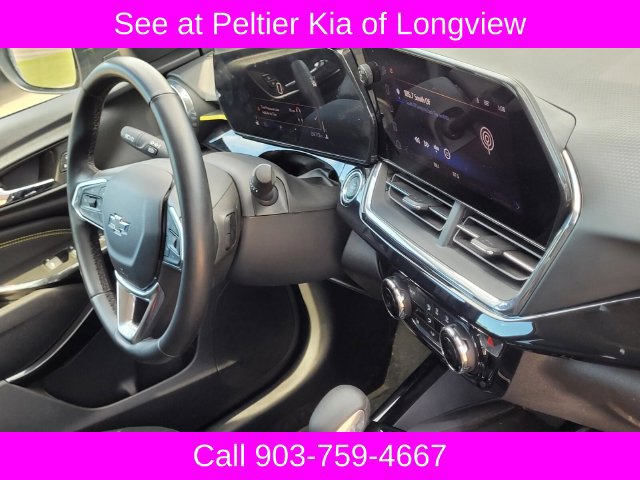 Used 2025 Chevrolet Trax ACTIV w/ Sunroof Package FWD image 11