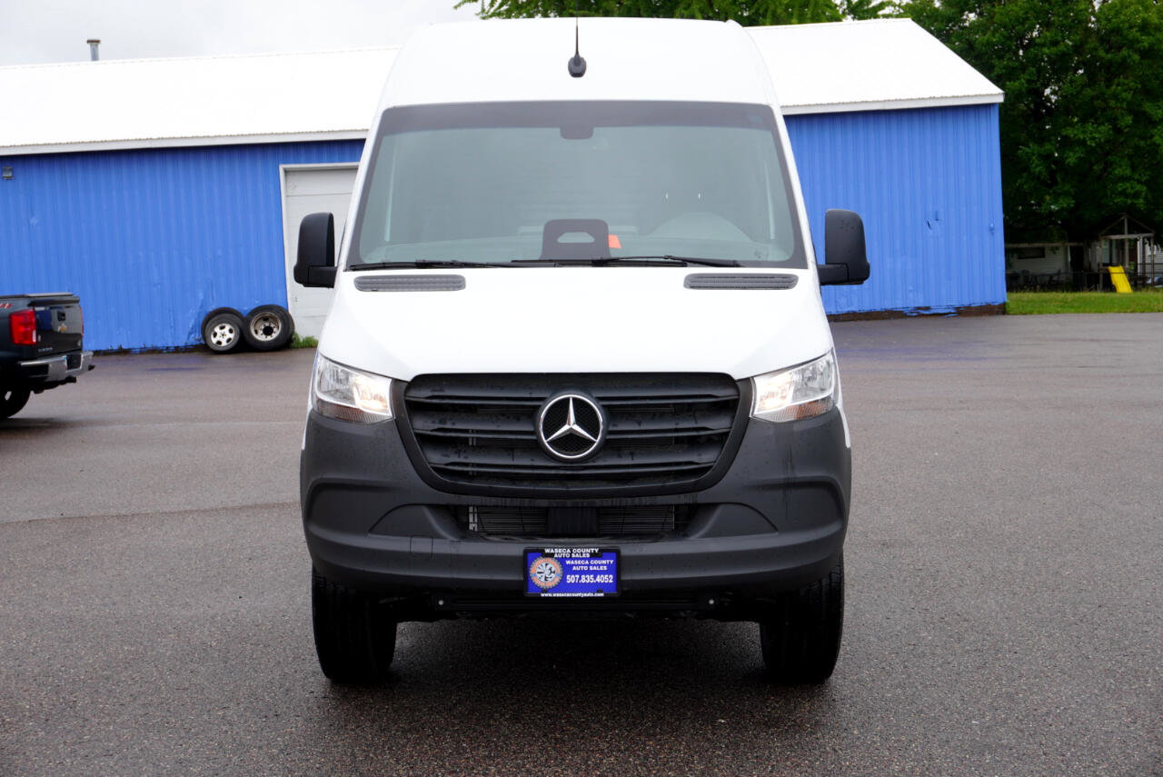 Used 2025 Mercedes-Benz Sprinter 2500 image 8