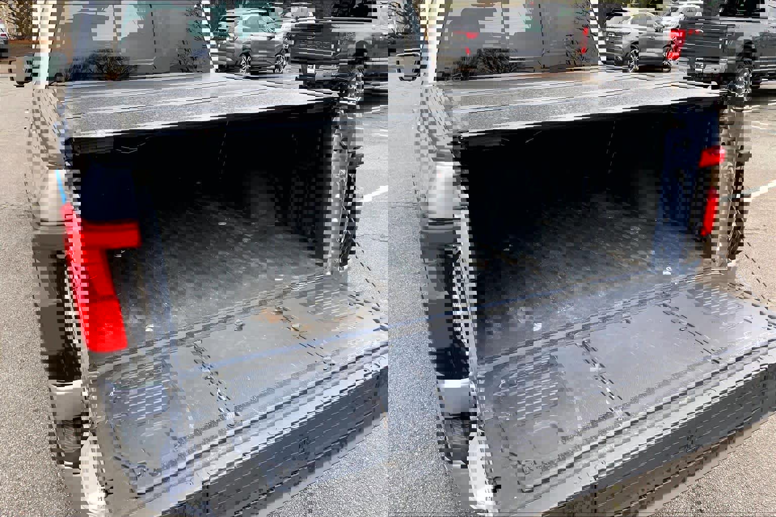 Used 2022 Ford F150 Lightning Platinum image 32