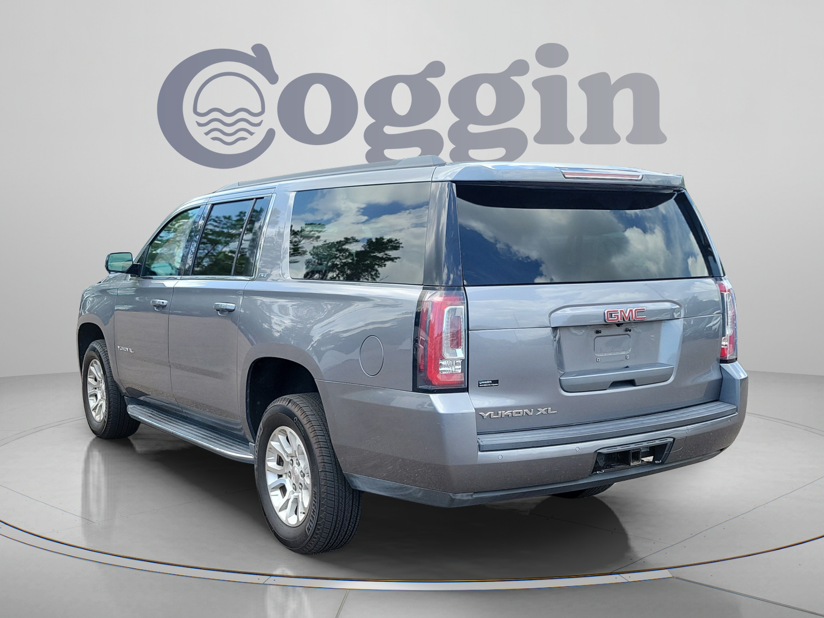Used 2019 GMC Yukon XL SLT w/ Open Road Package RWD image 3