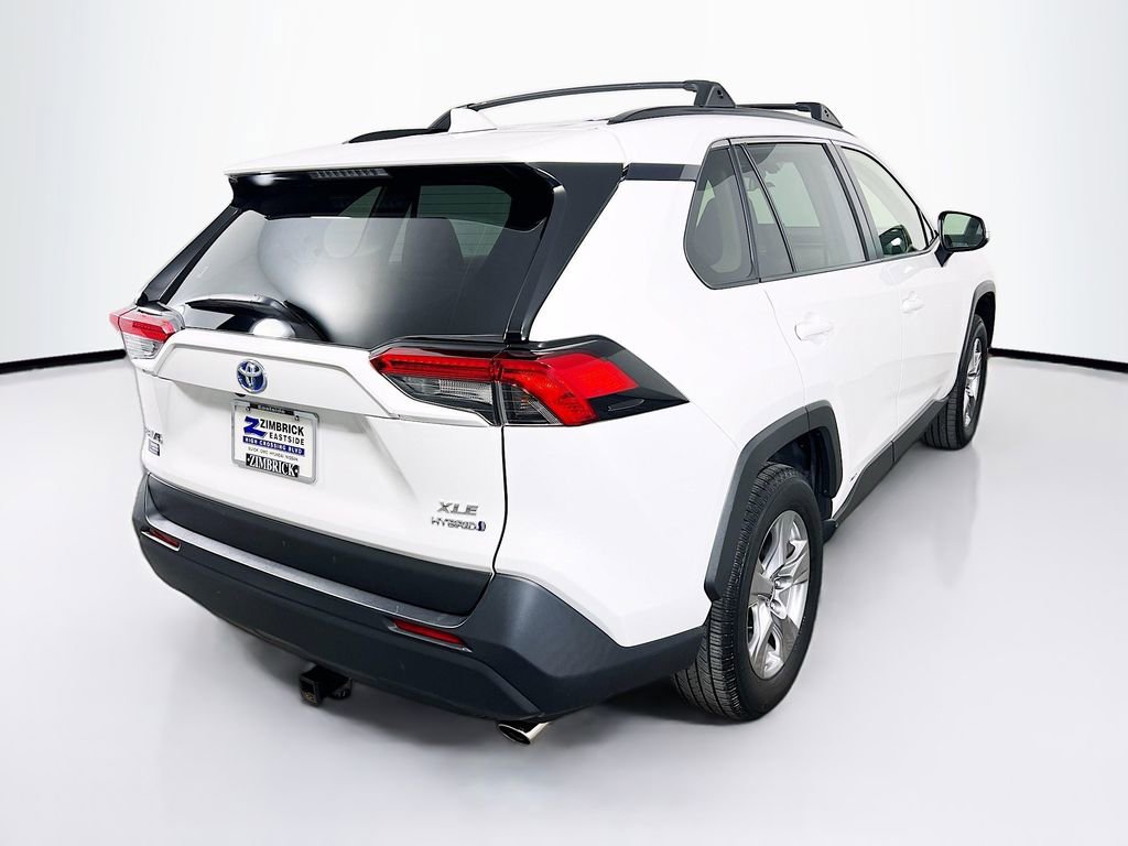 Used 2022 Toyota RAV4 XLE w/ Convenience Package image 7