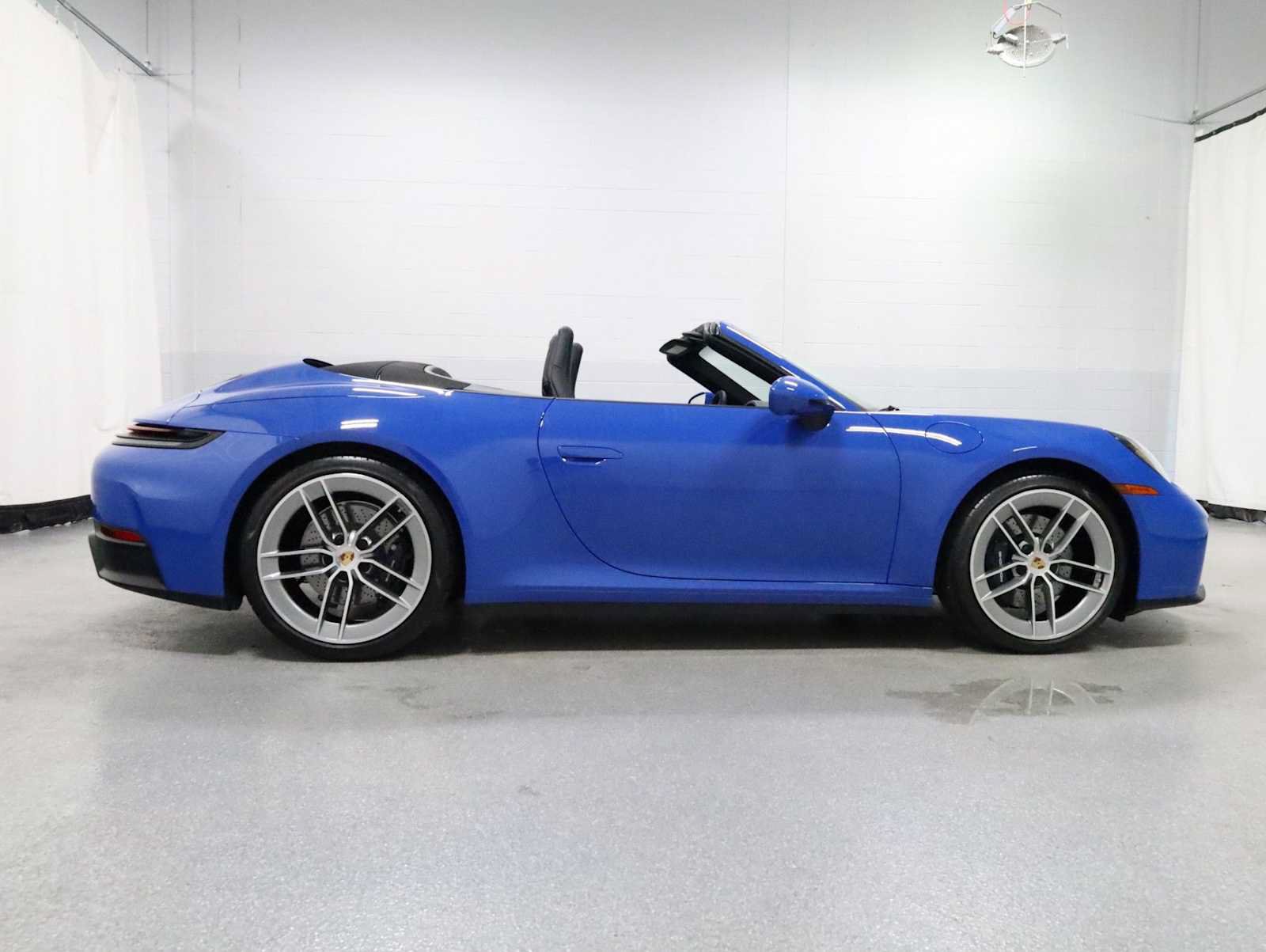Certified 2025 Porsche 911 Carrera RWD image 10