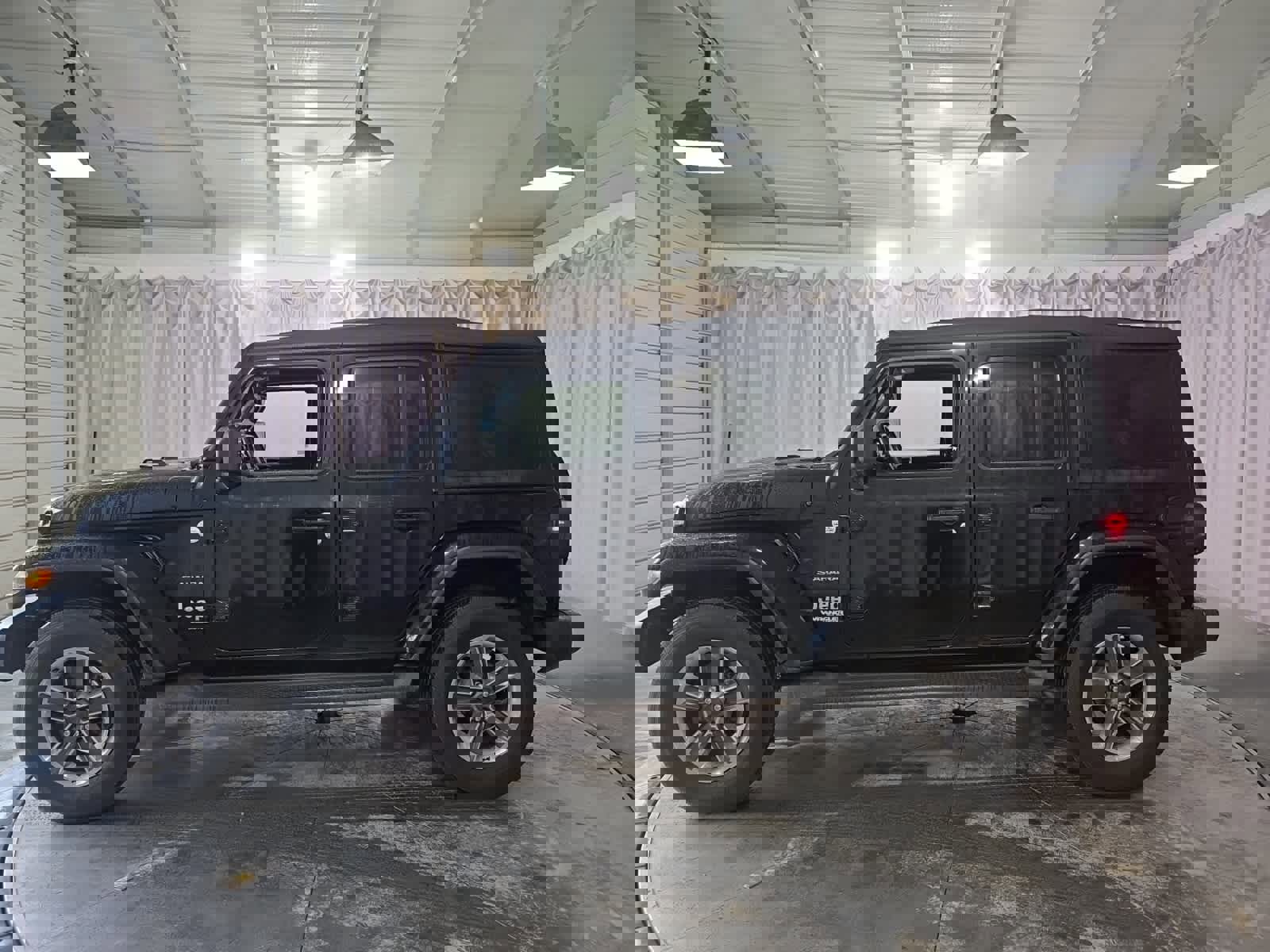 Used 2022 Jeep Wrangler Unlimited Sahara image 3