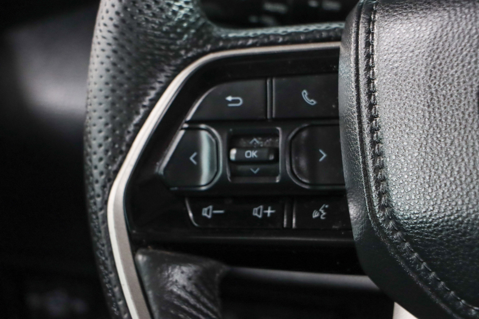 Used 2024 Toyota Tundra SR5 w/ SR5 Premium Package image 15