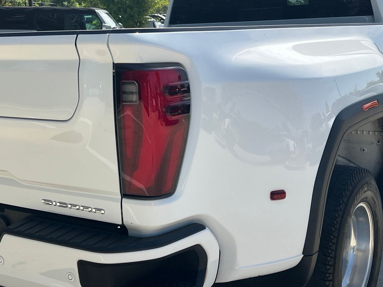 Used 2024 GMC Sierra 3500 Denali w/ Denali Reserve Package AWD/4WD image 15