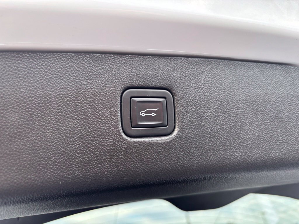 Used 2024 Chevrolet Blazer LT w/ Convenience Package FWD image 21