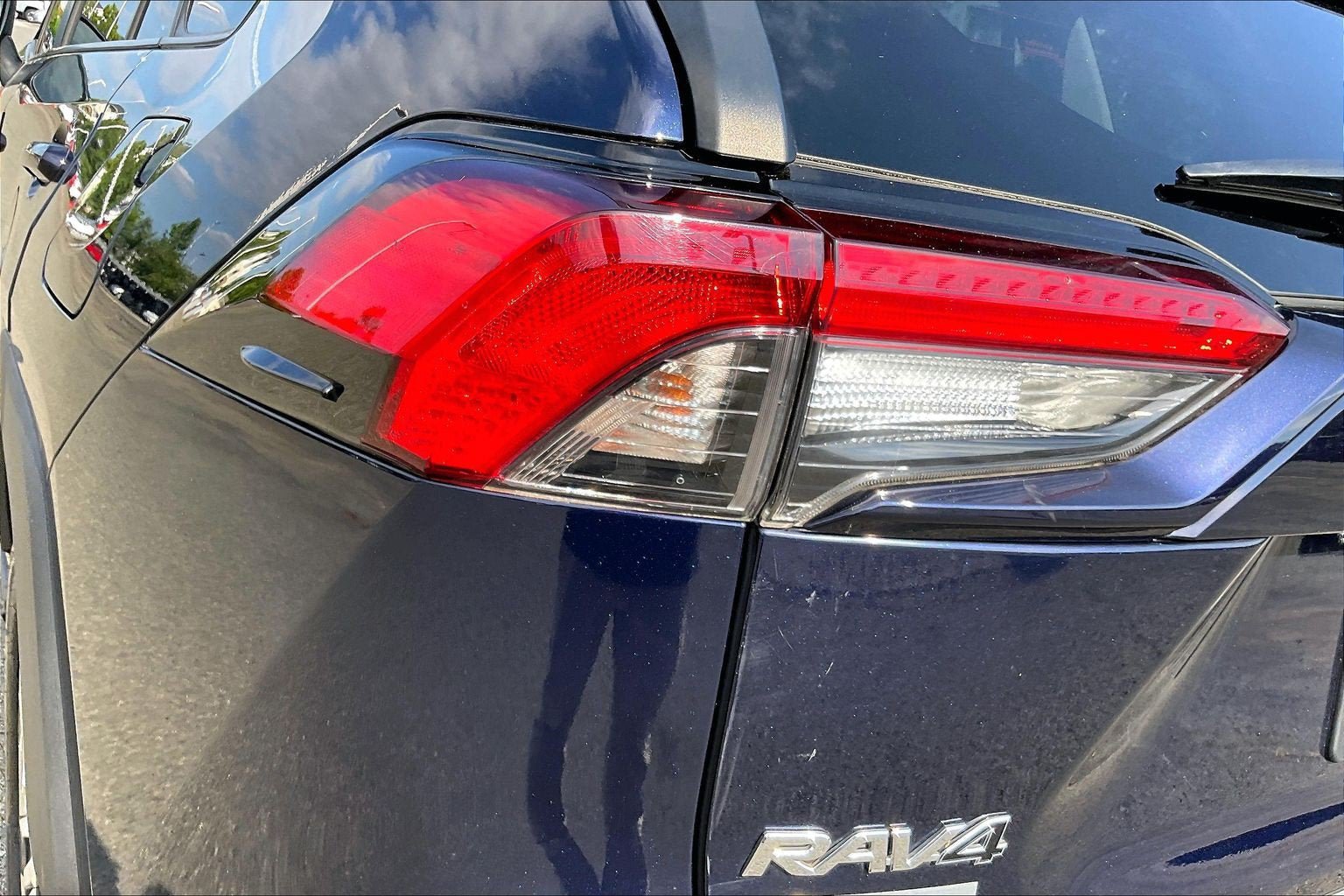 Used 2020 Toyota RAV4 XLE Premium AWD/4WD image 28