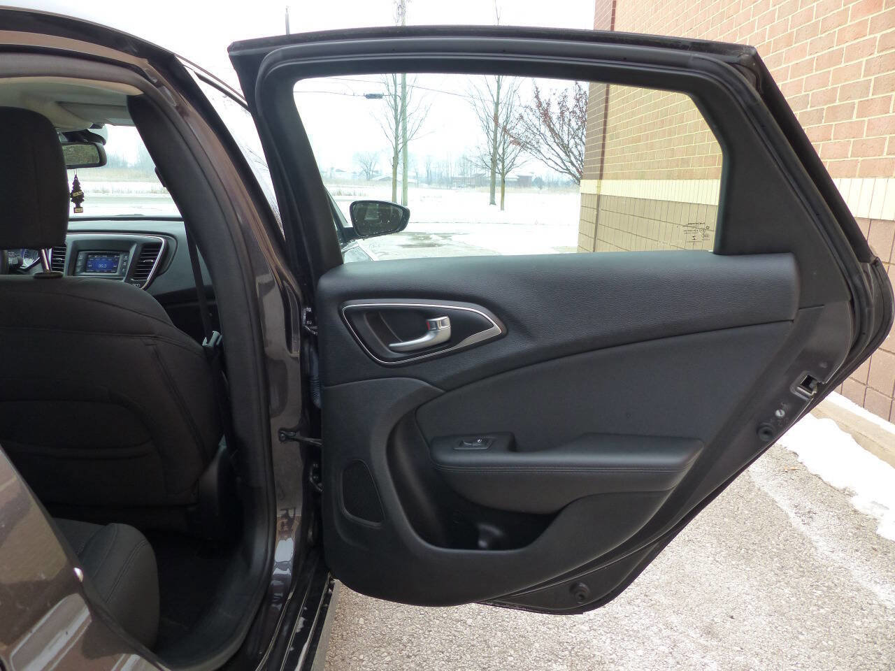 Used 2016 Chrysler 200 Limited w/ Convenience Group image 38