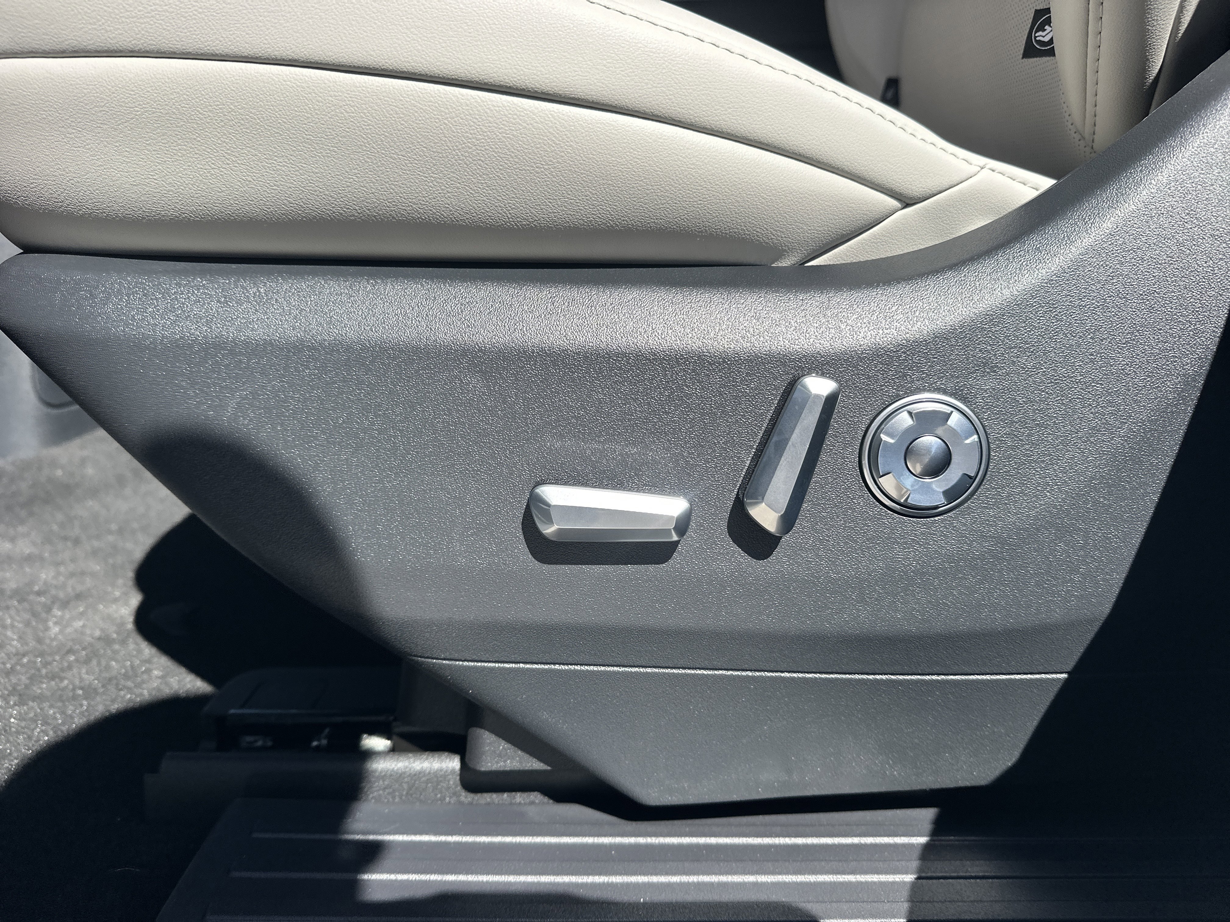 New 2026 Lincoln Navigator Reserve AWD/4WD image 14
