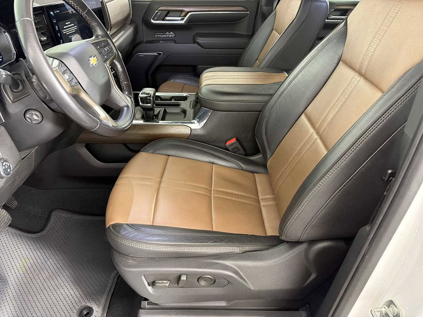 Used 2023 Chevrolet Silverado 1500 High Country w/ High Country Premium Package image 8