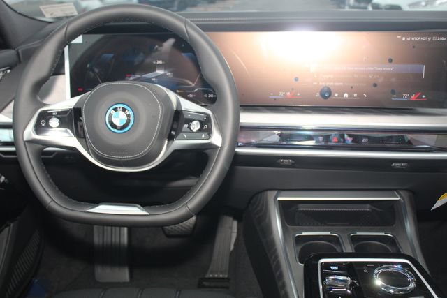 Used 2025 BMW i7 eDrive50 image 18